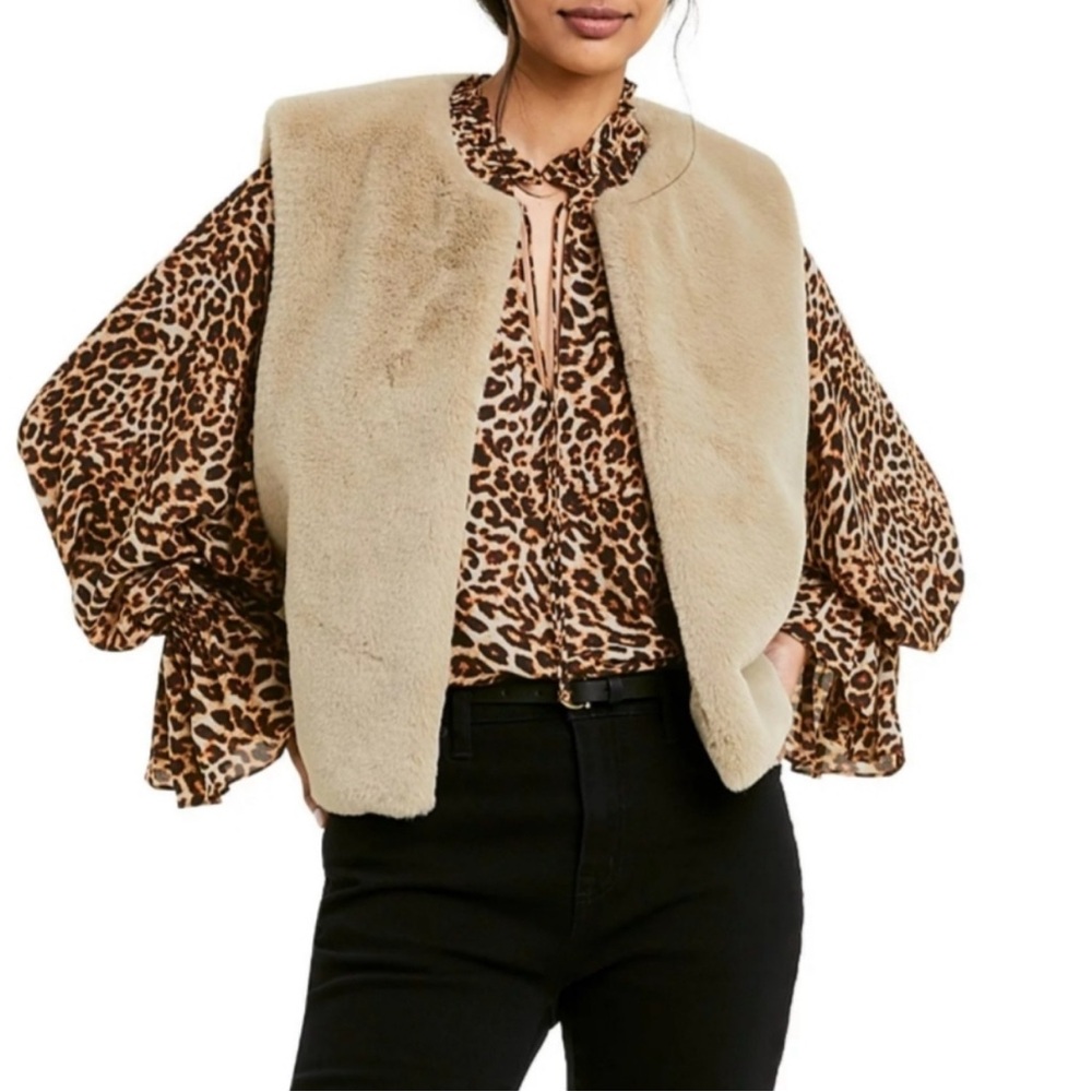 NWOT NILI LOTAN FAUX FURR Women's Tan Faux Fur Vest